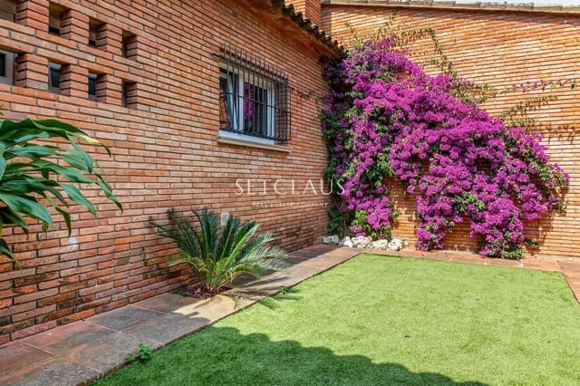 Chalet de 5 habitaciones en Premià de Dalt en venta con garaje - 995.000 € (Ref: 9496470)