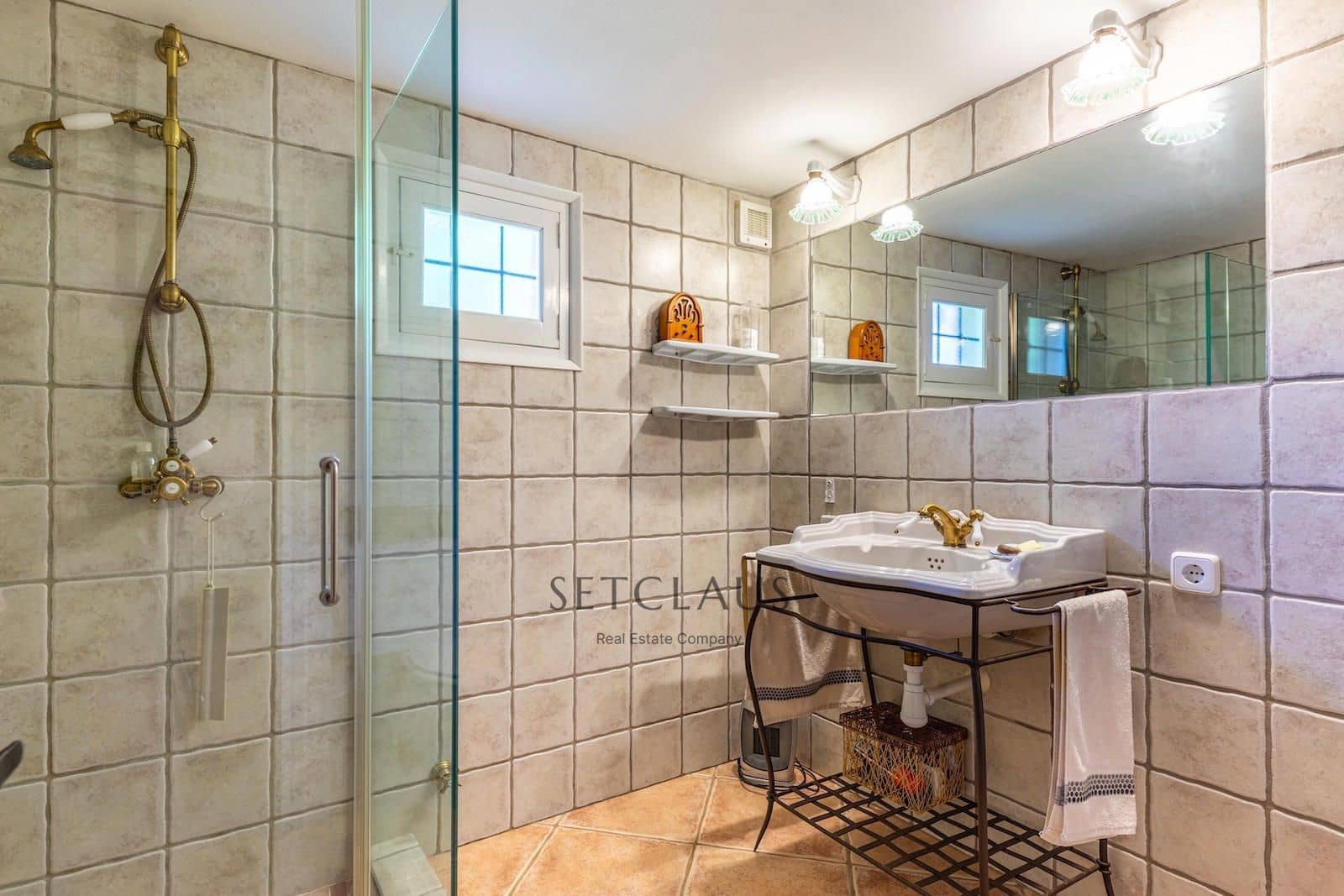 6 soveværelse Villa til salg i Breda med swimmingpool garage - € 1.100.000 (Ref: 9496577)