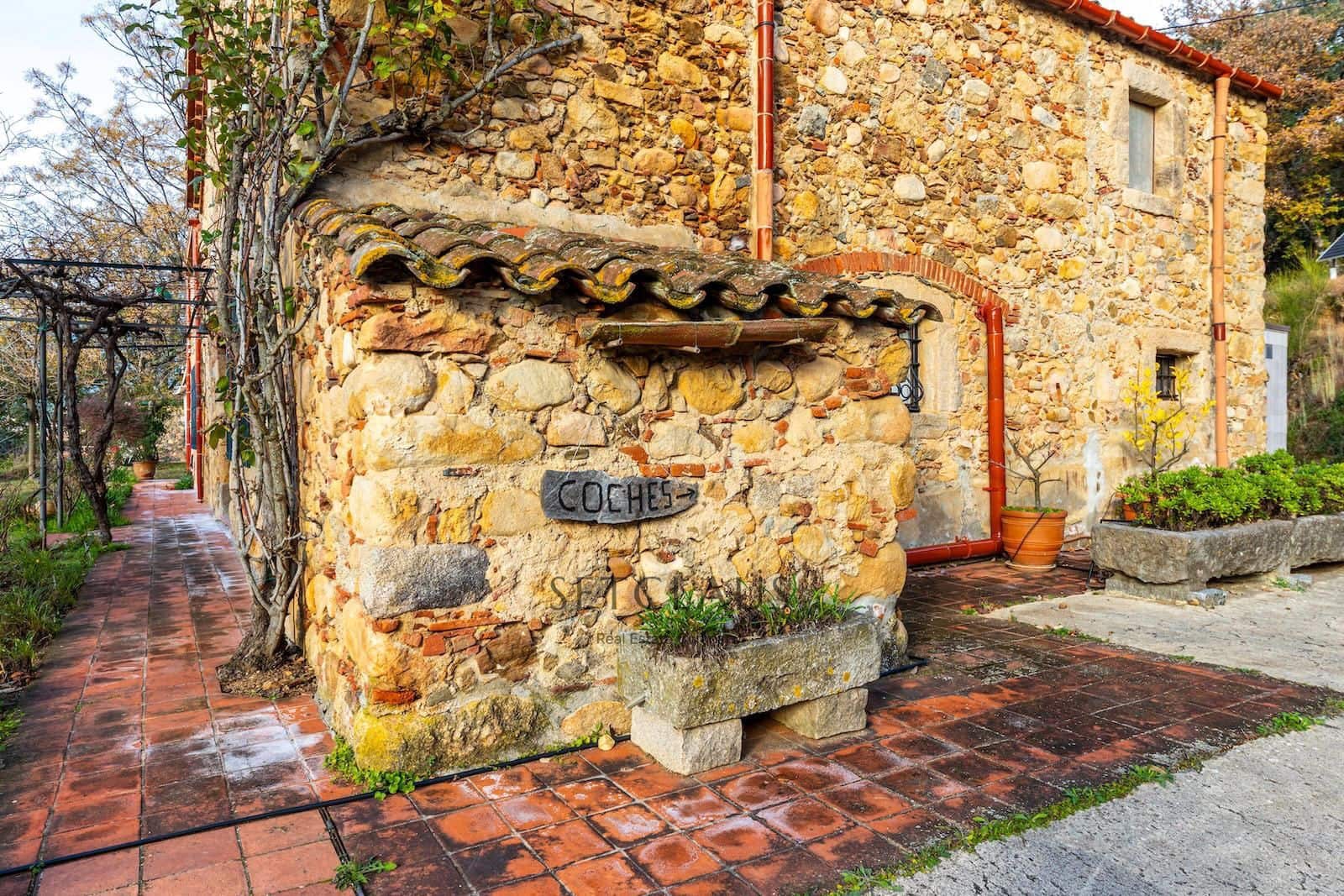 6 soveværelse Villa til salg i Breda med swimmingpool garage - € 1.100.000 (Ref: 9496577)