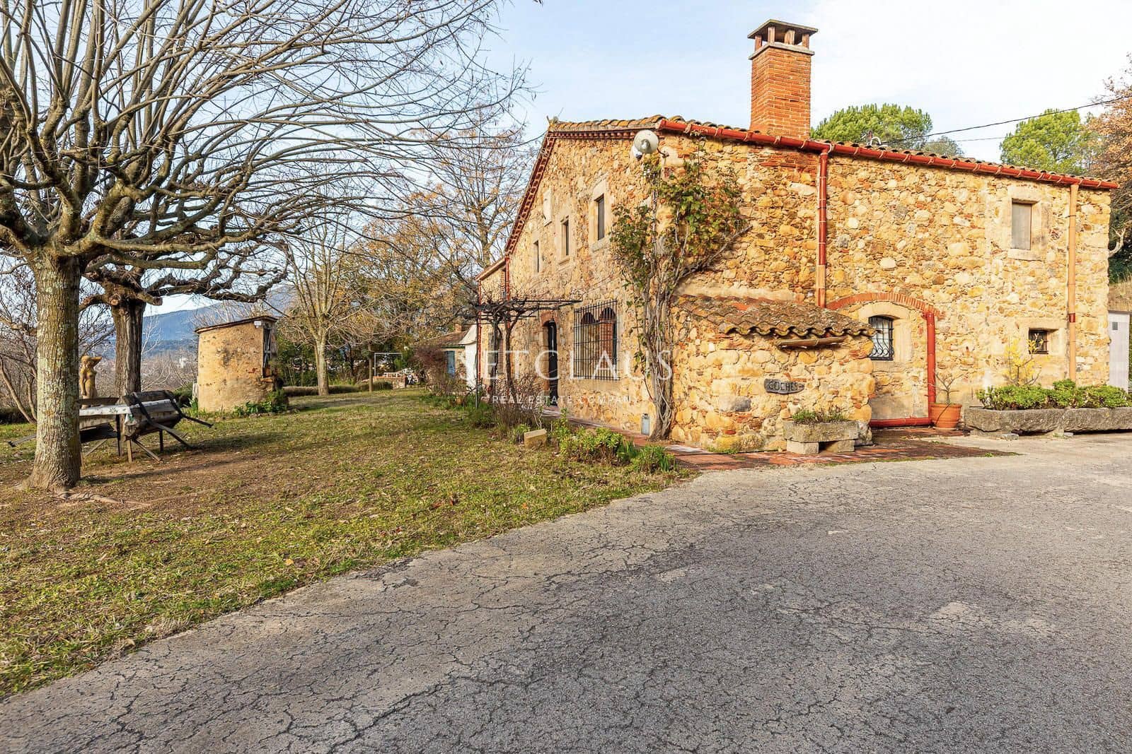 6 sypialnia Willa na sprzedaż w Breda z basenem garażem - 1 100 000 € (Ref: 9496577)