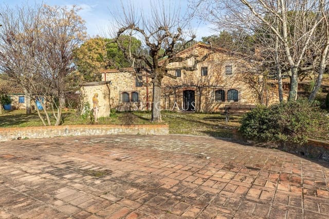 6 chambre Villa/Maison à vendre à Breda avec piscine garage - 1 100 000 € (Ref: 9496577)