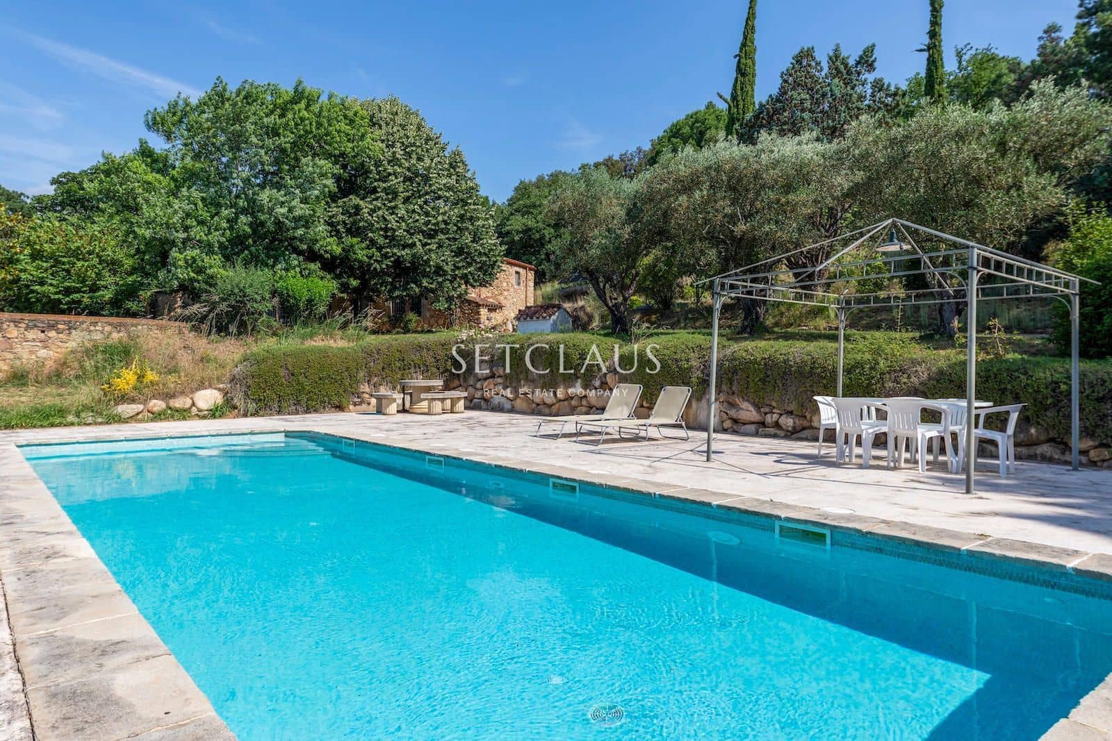 6 bedroom Villa for sale in Breda with pool garage - € 1,100,000 (Ref: 9496577)
