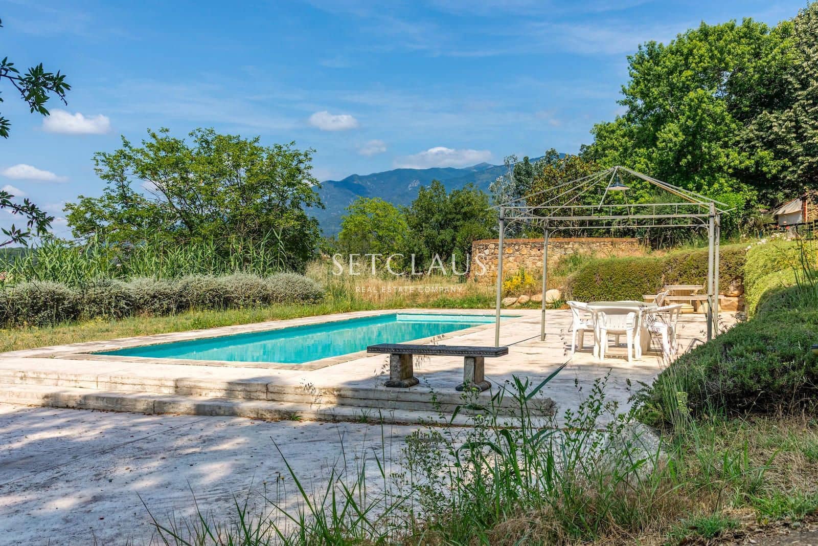6 bedroom Villa for sale in Breda with pool garage - € 1,100,000 (Ref: 9496577)