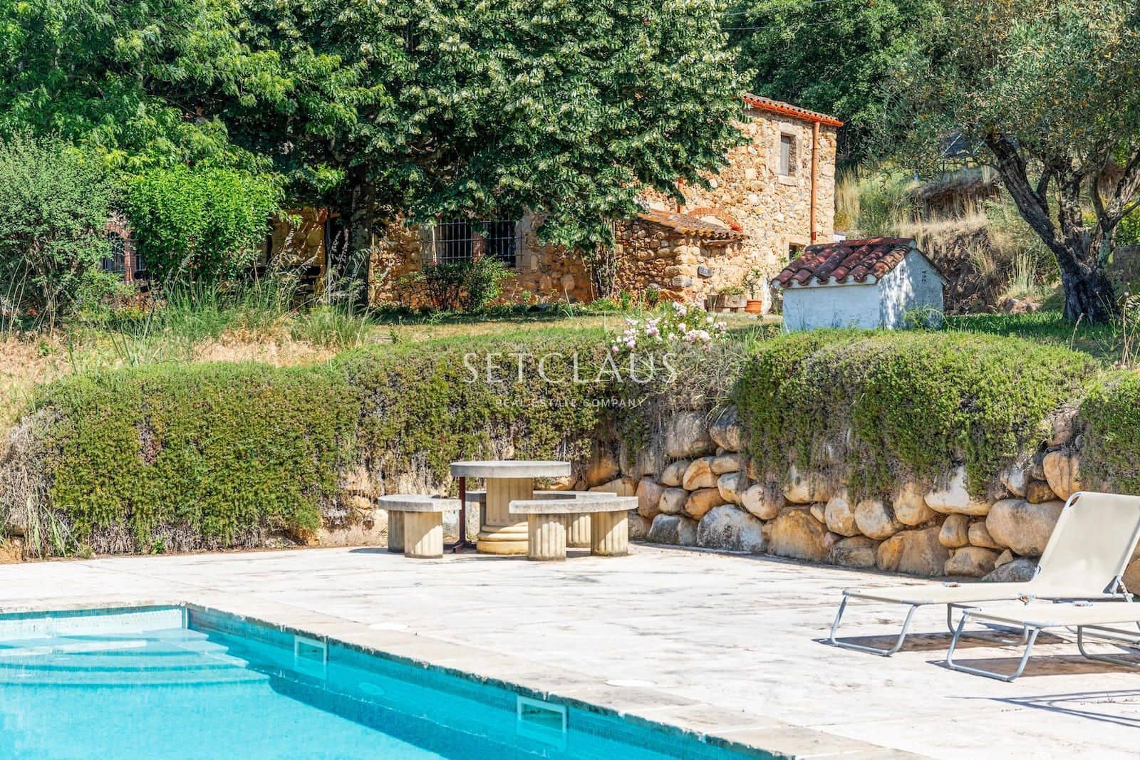 6 bedroom Villa for sale in Breda with pool garage - € 1,100,000 (Ref: 9496577)