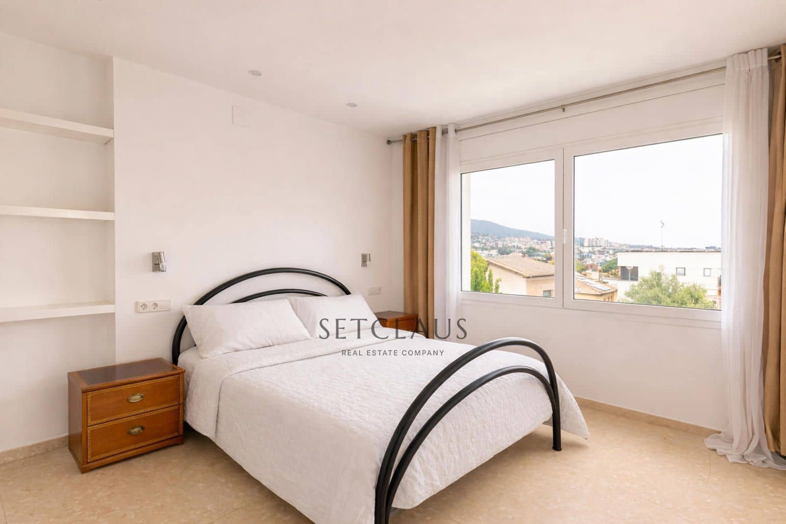 5 bedroom Villa for sale in Alella with pool garage - € 1,200,000 (Ref: 9506590)