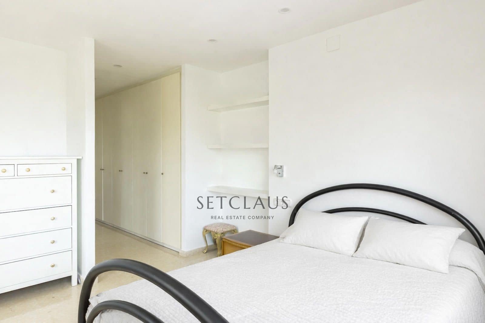 5 bedroom Villa for sale in Alella with pool garage - € 1,200,000 (Ref: 9506590)