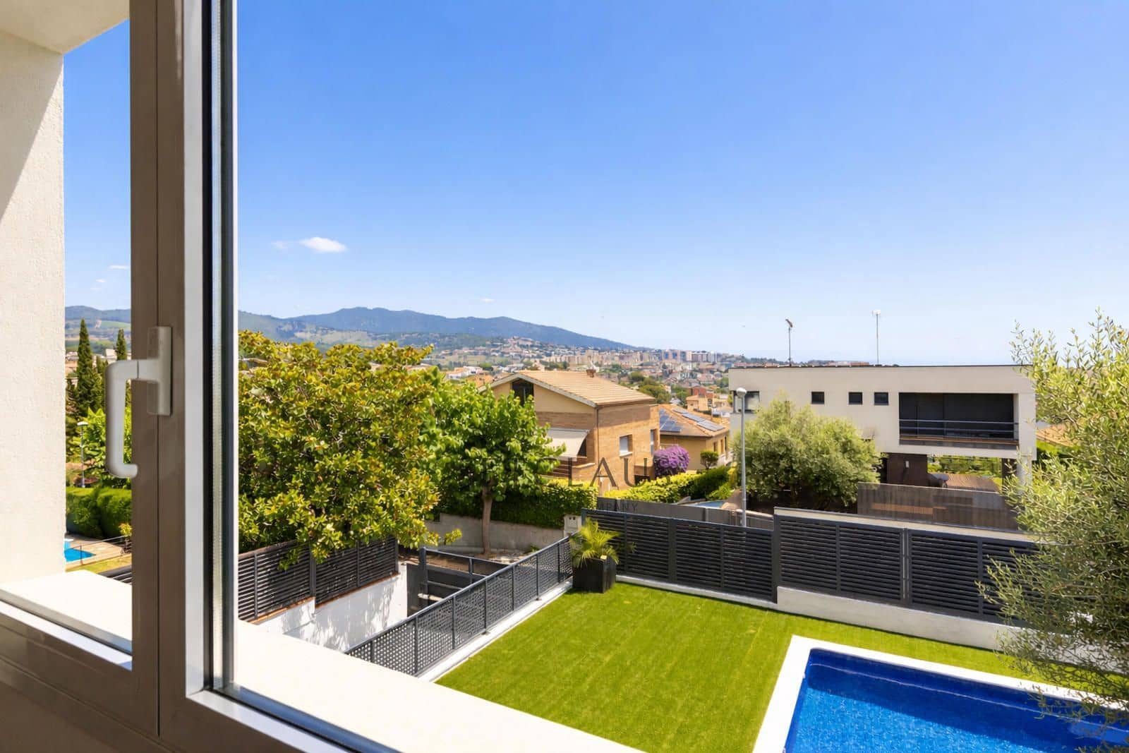 5 bedroom Villa for sale in Alella with pool garage - € 1,200,000 (Ref: 9506590)