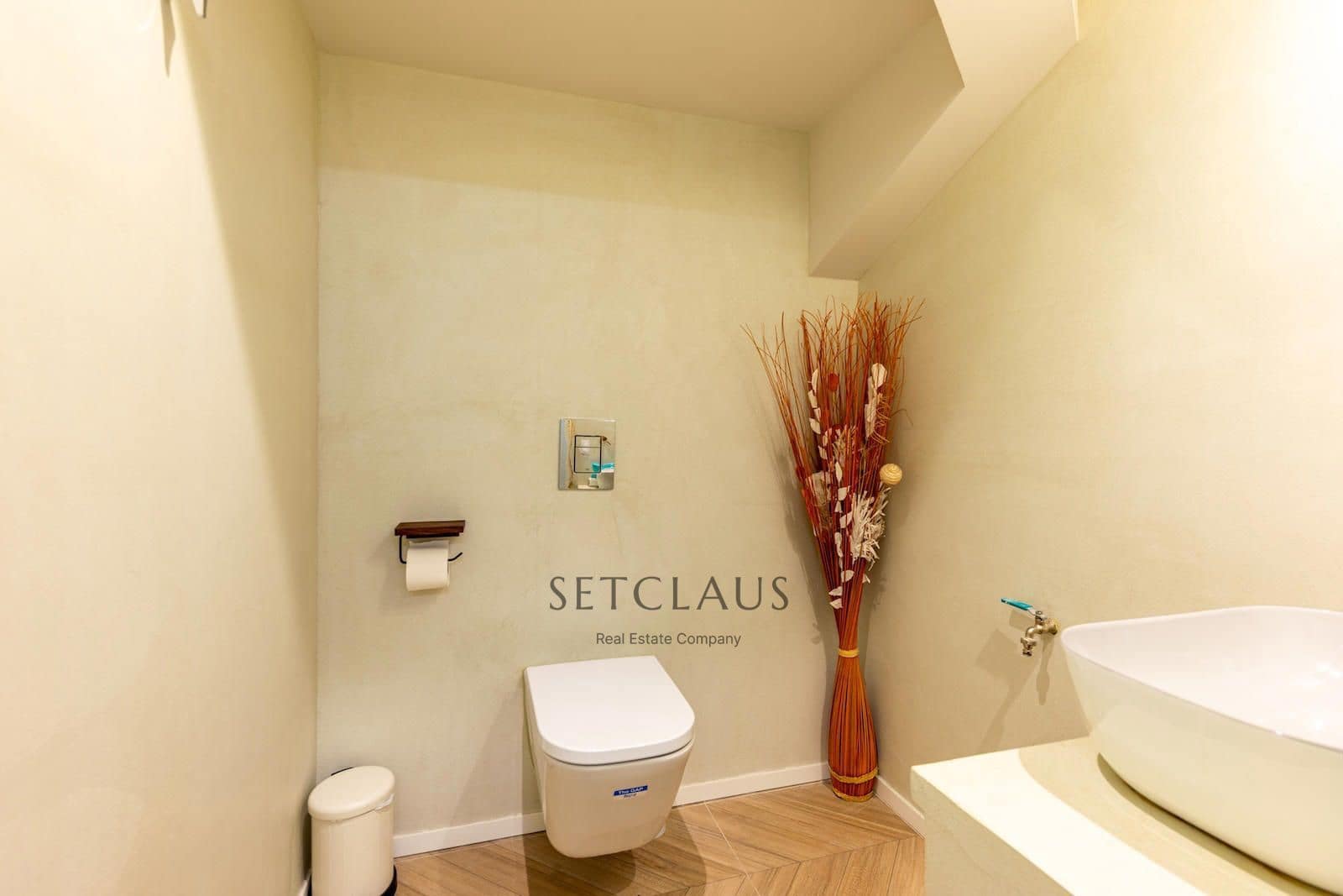 Commercial for sale in Barcelona city - € 595,000 (Ref: 9517973)