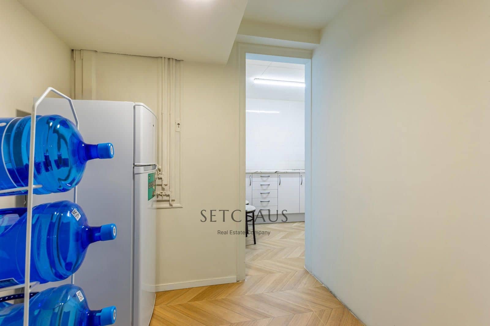 Commercial for sale in Barcelona city - € 595,000 (Ref: 9517973)