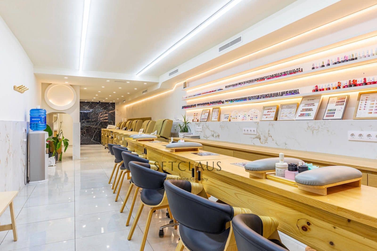 Commercial for sale in Barcelona city - € 595,000 (Ref: 9517973)