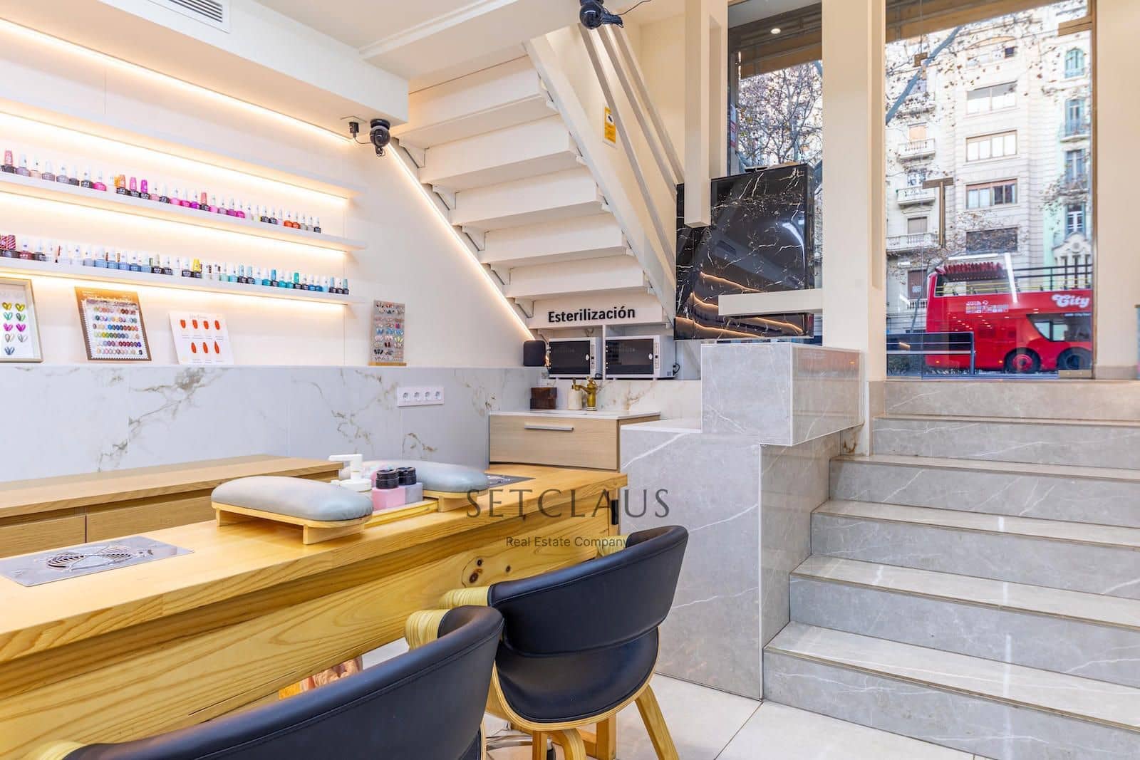 Commercial for sale in Barcelona city - € 595,000 (Ref: 9517973)