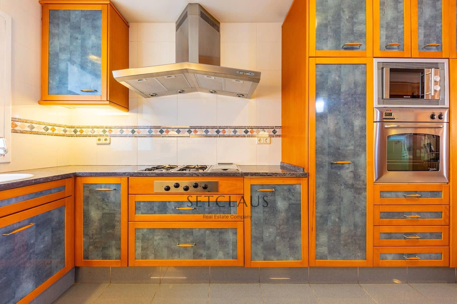 Ático de 4 habitaciones en Badalona en venta - 820.000 € (Ref: 9535130)