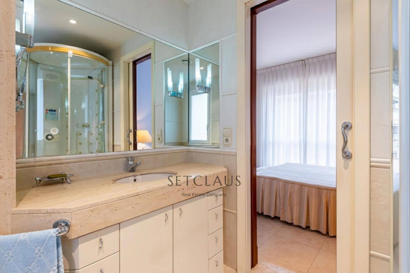 Ático de 4 habitaciones en Badalona en venta - 820.000 € (Ref: 9535130)