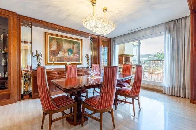 Ático de 4 habitaciones en Badalona en venta - 820.000 € (Ref: 9535130)