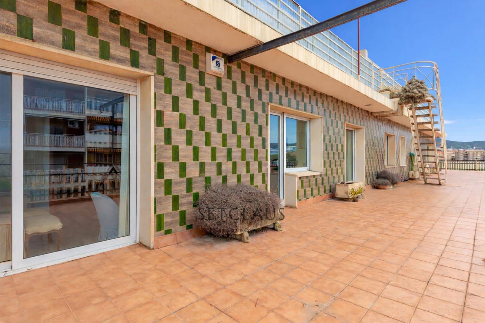Ático de 4 habitaciones en Badalona en venta - 820.000 € (Ref: 9535130)