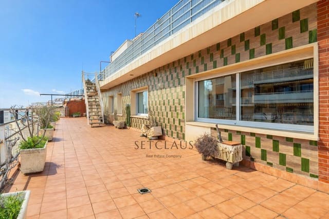 Ático de 4 habitaciones en Badalona en venta - 820.000 € (Ref: 9535130)