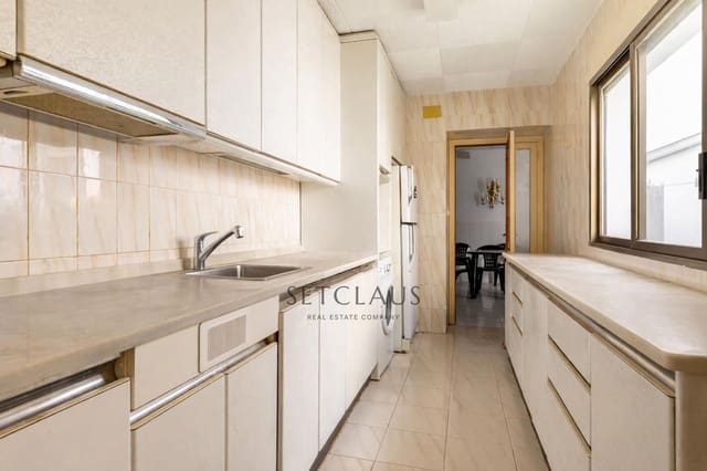 4 bedroom Villa for sale in El Masnou - € 750,000 (Ref: 9542498)