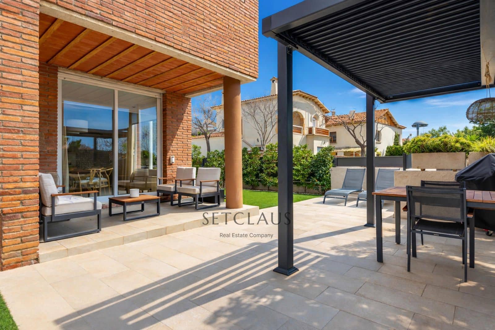 4 soveværelse Villa til salg i El Masnou med swimmingpool garage - € 1.320.000 (Ref: 9552300)