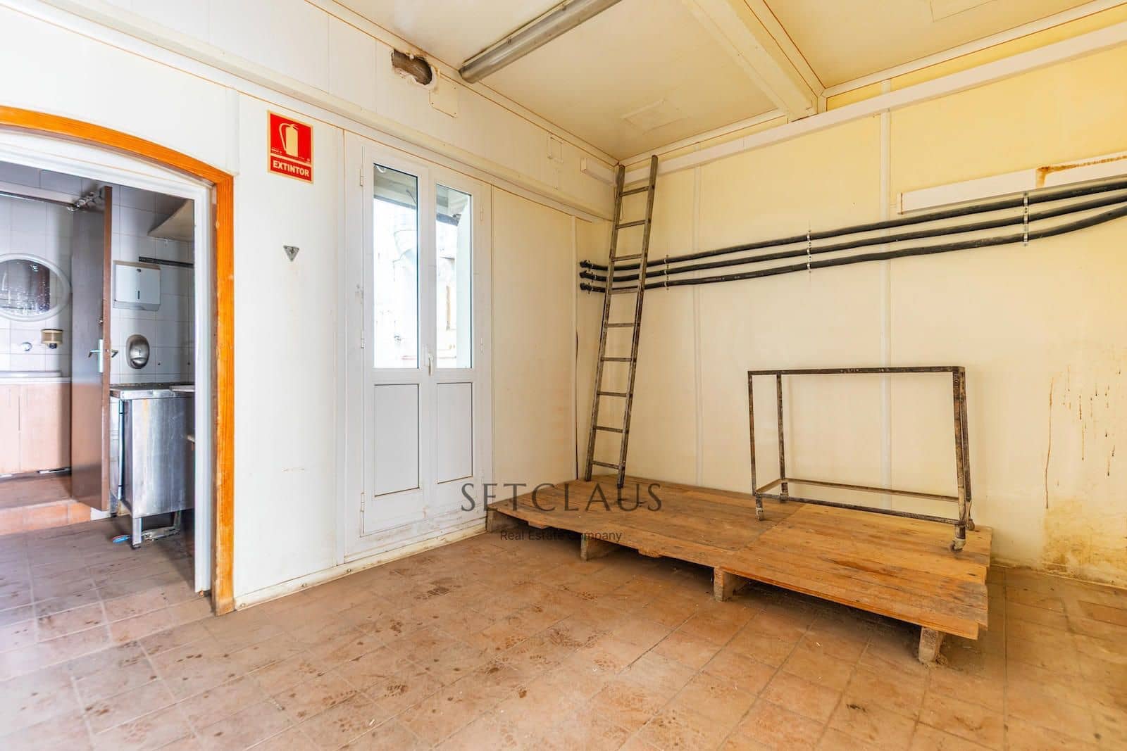 Commercial for sale in Alella - € 350,000 (Ref: 9598348)