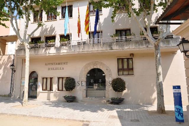 Commercial for sale in Alella - € 350,000 (Ref: 9598348)