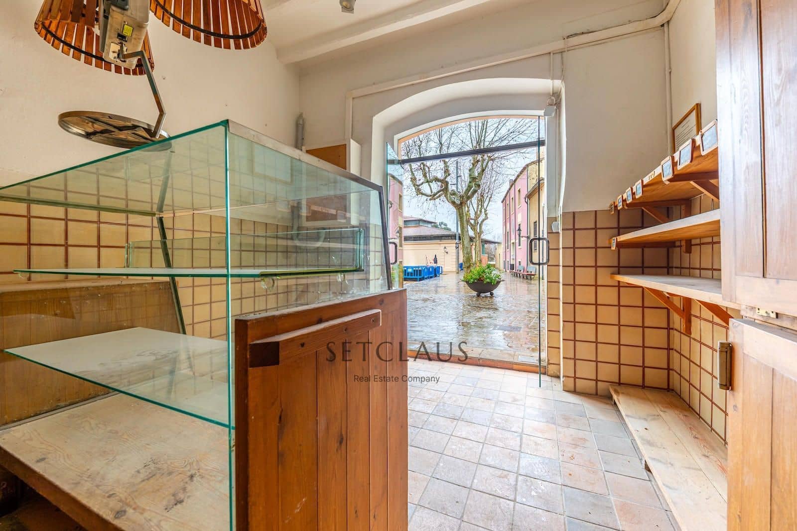 Commercial for sale in Alella - € 350,000 (Ref: 9598348)