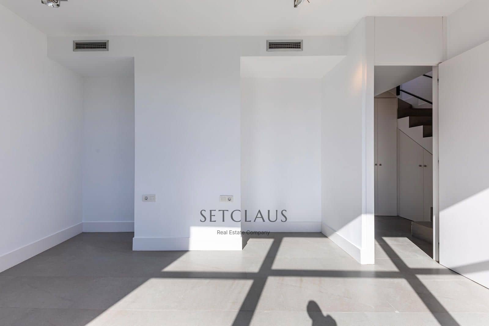 3 chambre Penthouse à vendre à El Masnou avec piscine garage - 450 000 € (Ref: 9603328)