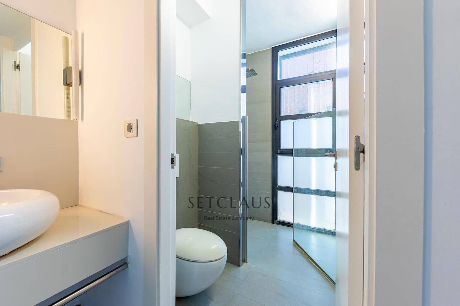 3 chambre Penthouse à vendre à El Masnou avec piscine garage - 450 000 € (Ref: 9603328)