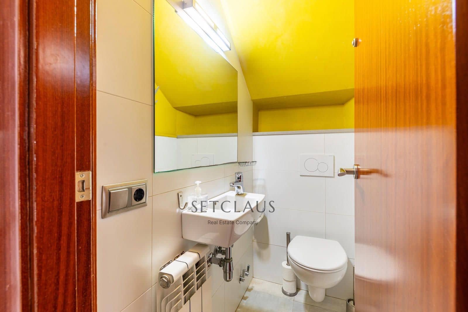 4 bedroom Townhouse for sale in El Masnou with garage - € 799,000 (Ref: 9606840)