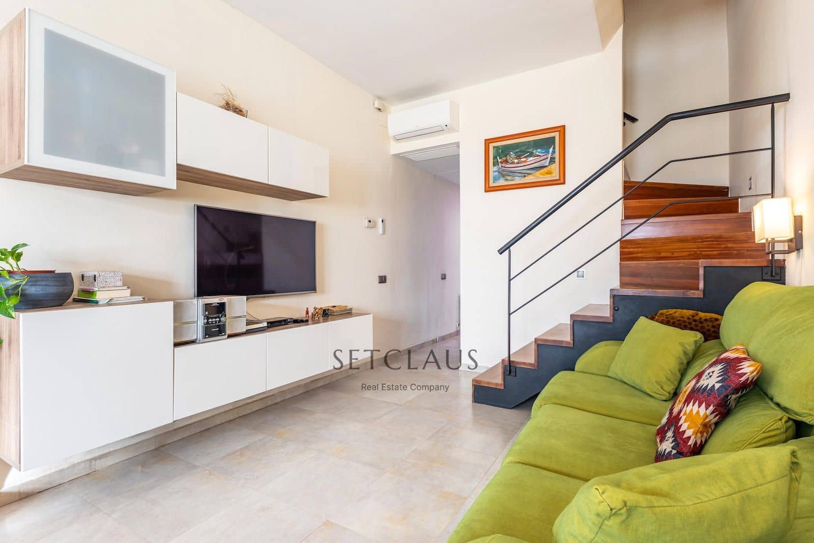 4 bedroom Townhouse for sale in El Masnou with garage - € 799,000 (Ref: 9606840)