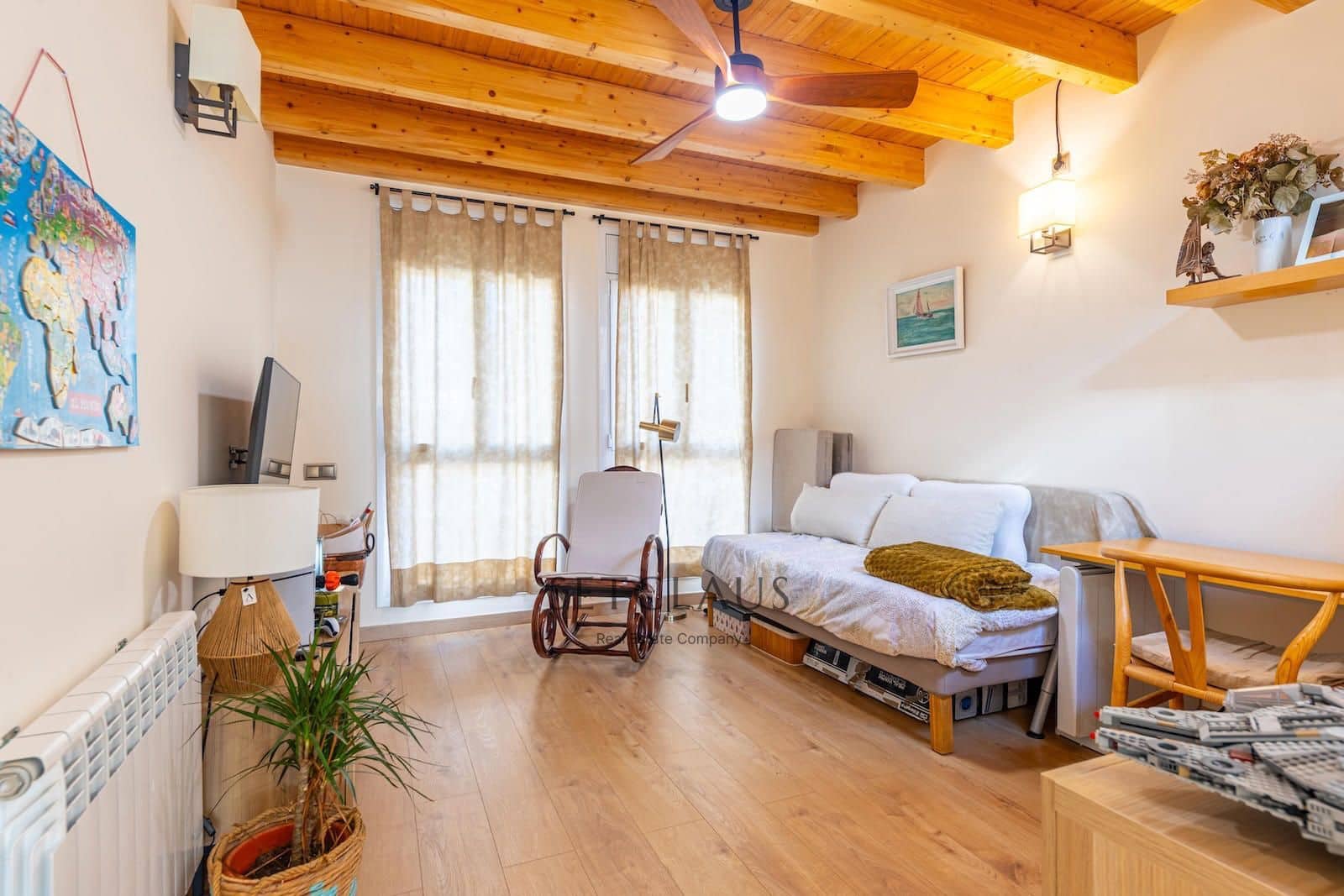 4 bedroom Townhouse for sale in El Masnou with garage - € 799,000 (Ref: 9606840)