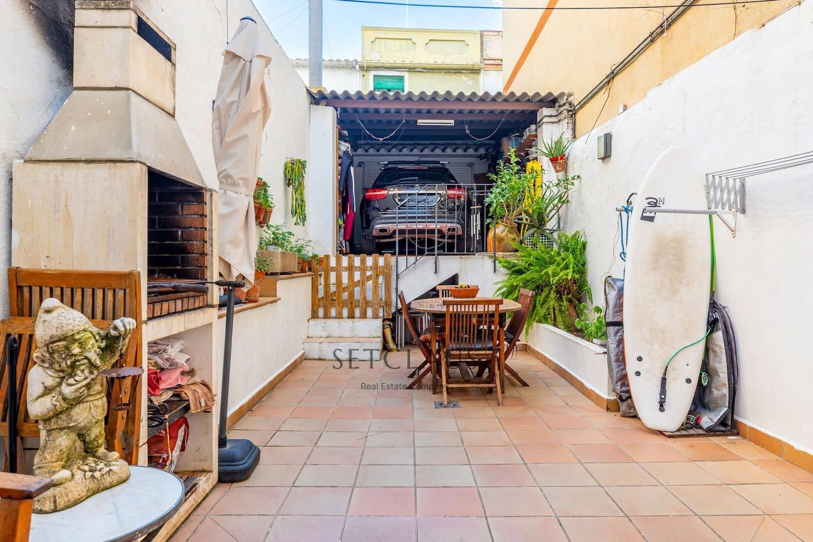 4 bedroom Townhouse for sale in El Masnou with garage - € 799,000 (Ref: 9606840)