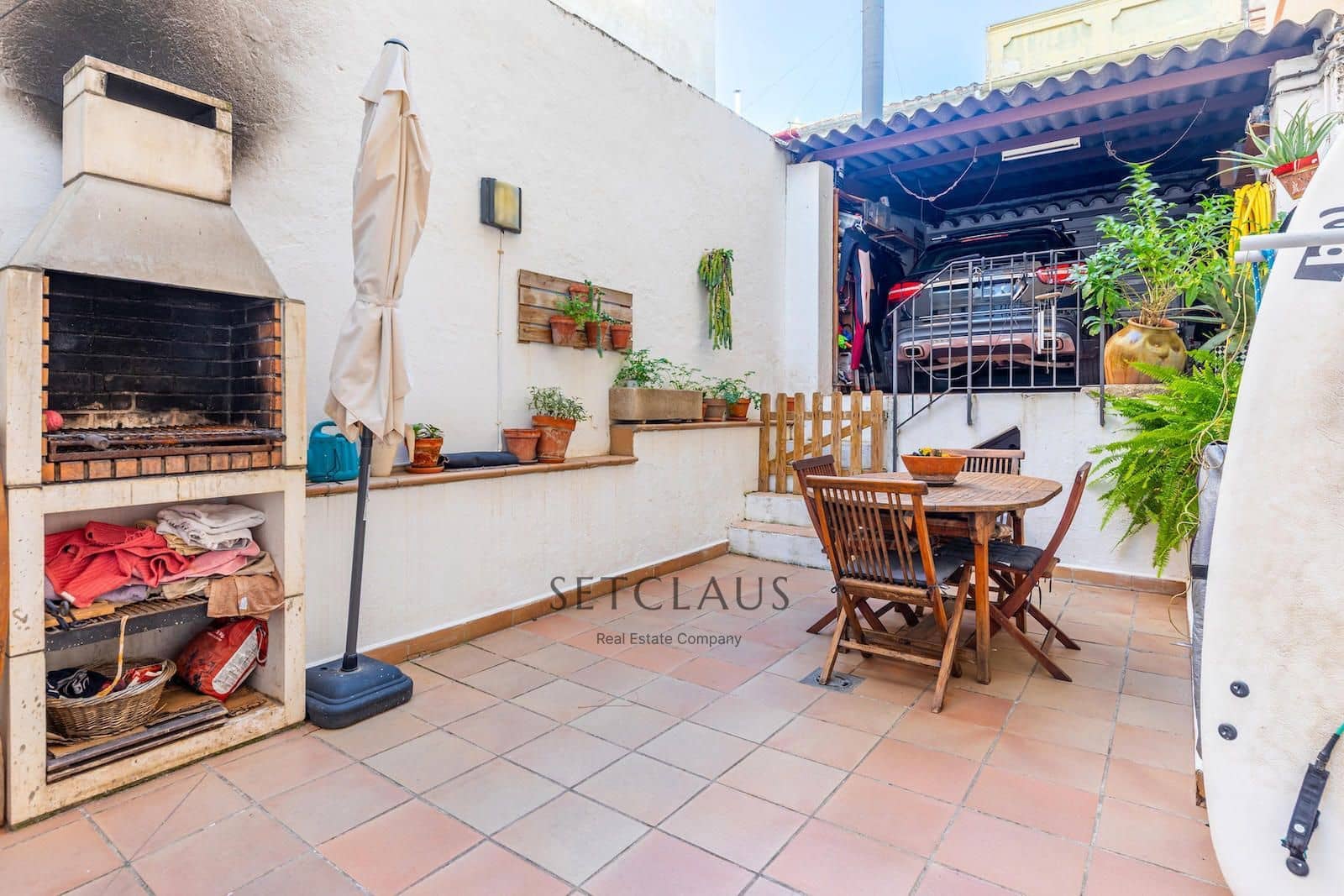 4 bedroom Townhouse for sale in El Masnou with garage - € 799,000 (Ref: 9606840)