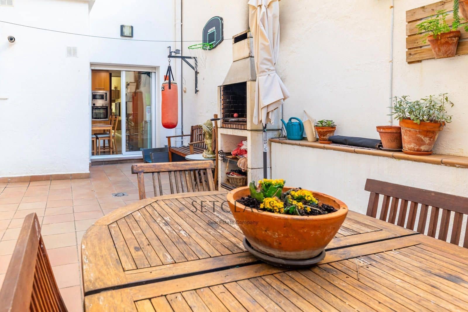 4 bedroom Townhouse for sale in El Masnou with garage - € 799,000 (Ref: 9606840)