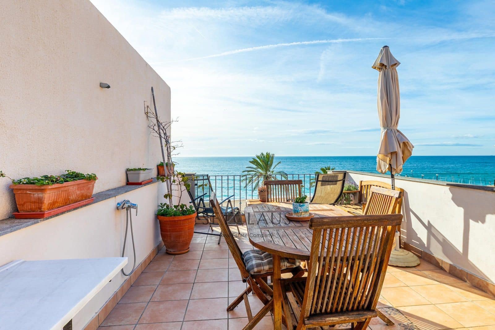 4 bedroom Townhouse for sale in El Masnou with garage - € 799,000 (Ref: 9606840)