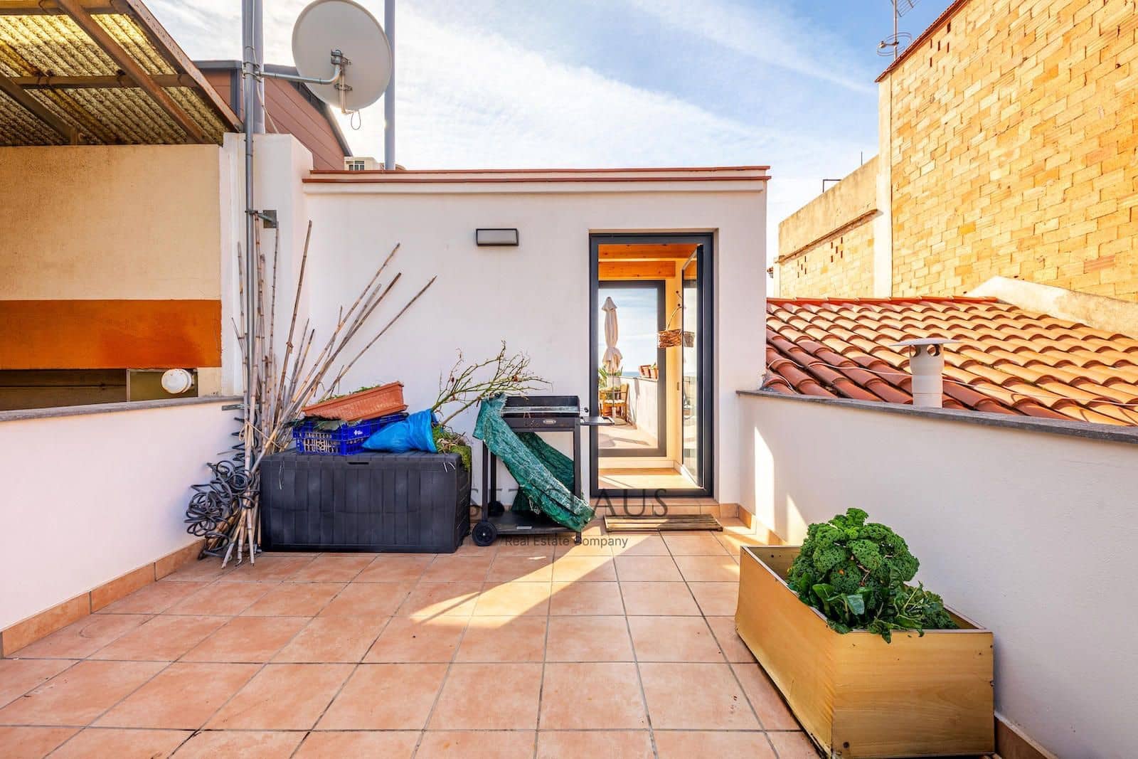 4 bedroom Townhouse for sale in El Masnou with garage - € 799,000 (Ref: 9606840)