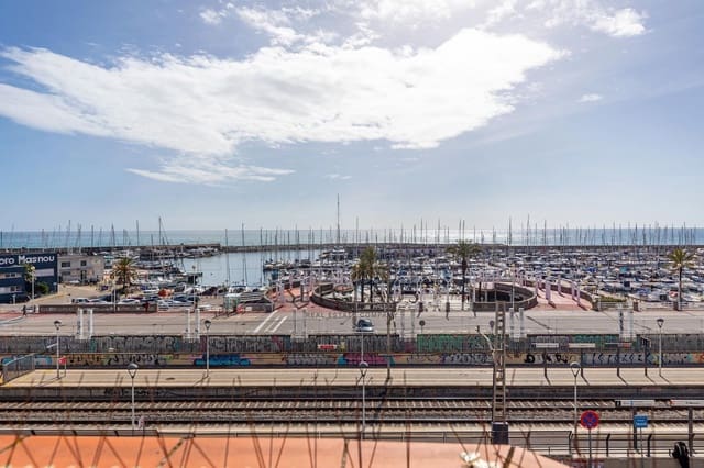 Chalet de 6 habitaciones en El Masnou en venta - 890.000 € (Ref: 9622928)