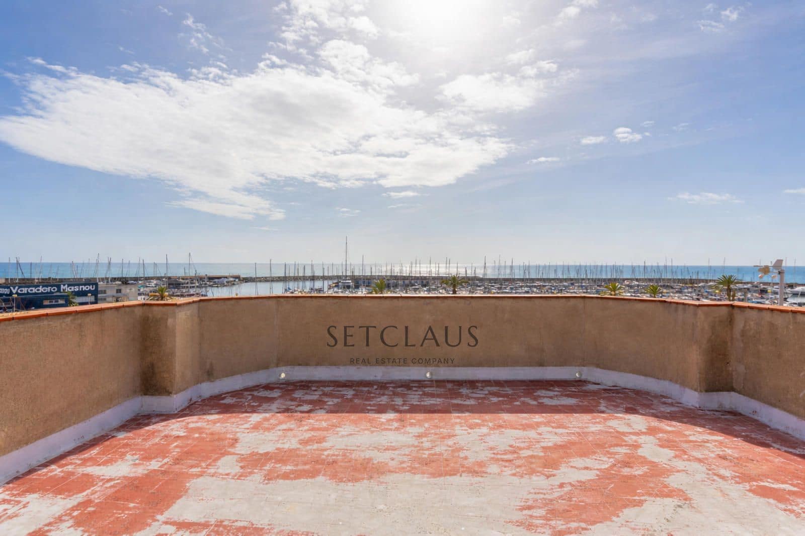 6 bedroom Villa for sale in El Masnou - € 890,000 (Ref: 9622928)