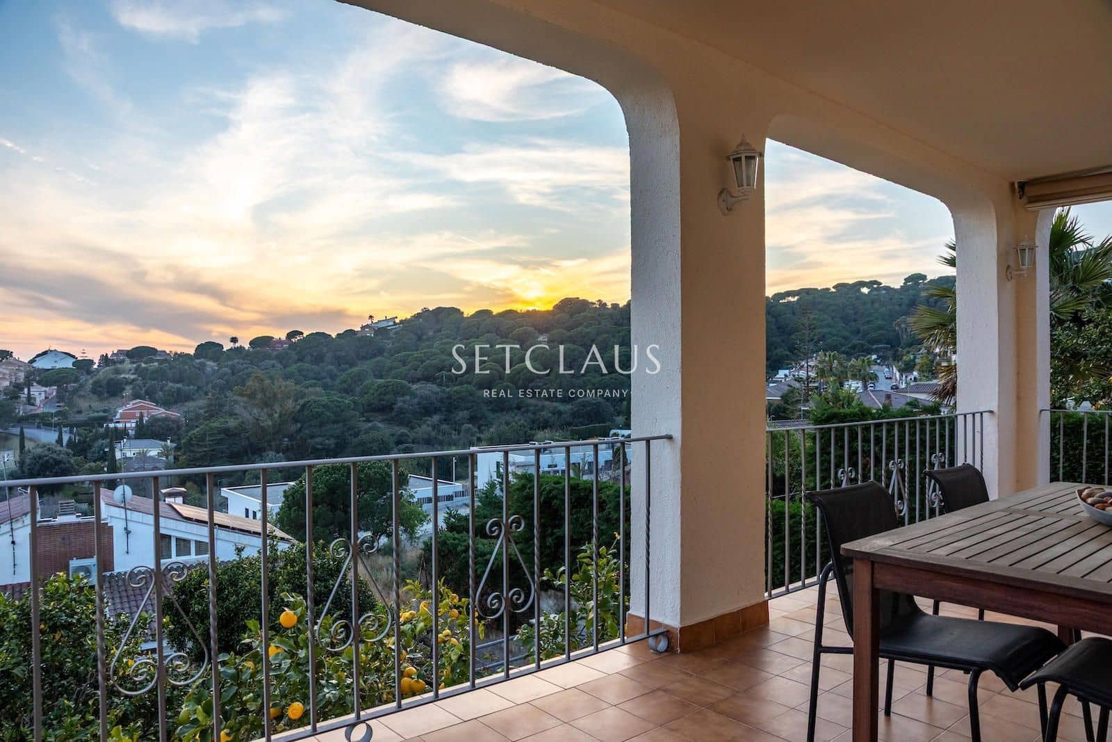 5 bedroom Villa for sale in Teia with garage - € 825,000 (Ref: 9694431)