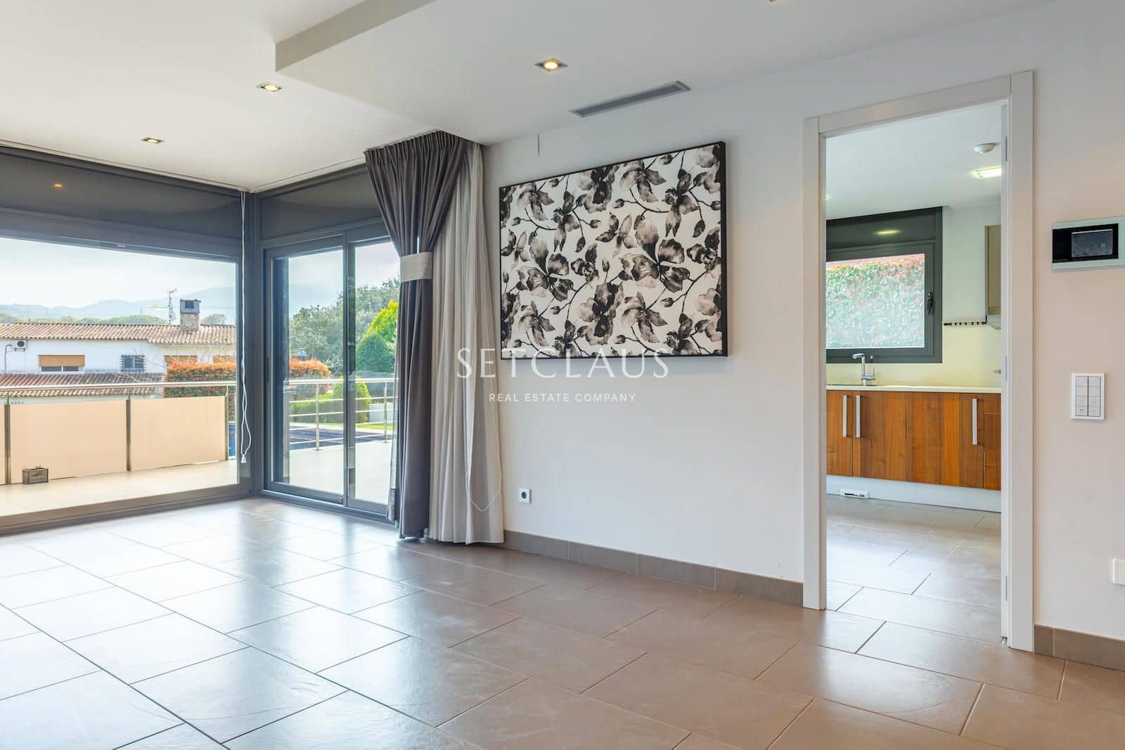 5 bedroom Villa for sale in Vallromanes with pool garage - € 1,150,000 (Ref: 9697831)