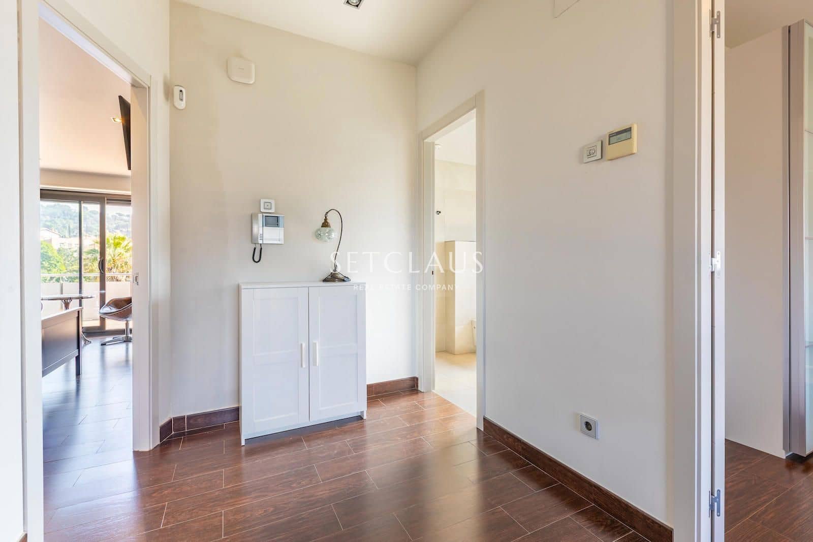 5 bedroom Villa for sale in Vallromanes with pool garage - € 1,150,000 (Ref: 9697831)