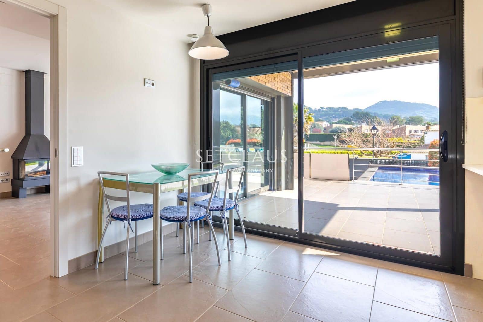 5 bedroom Villa for sale in Vallromanes with pool garage - € 1,150,000 (Ref: 9697831)