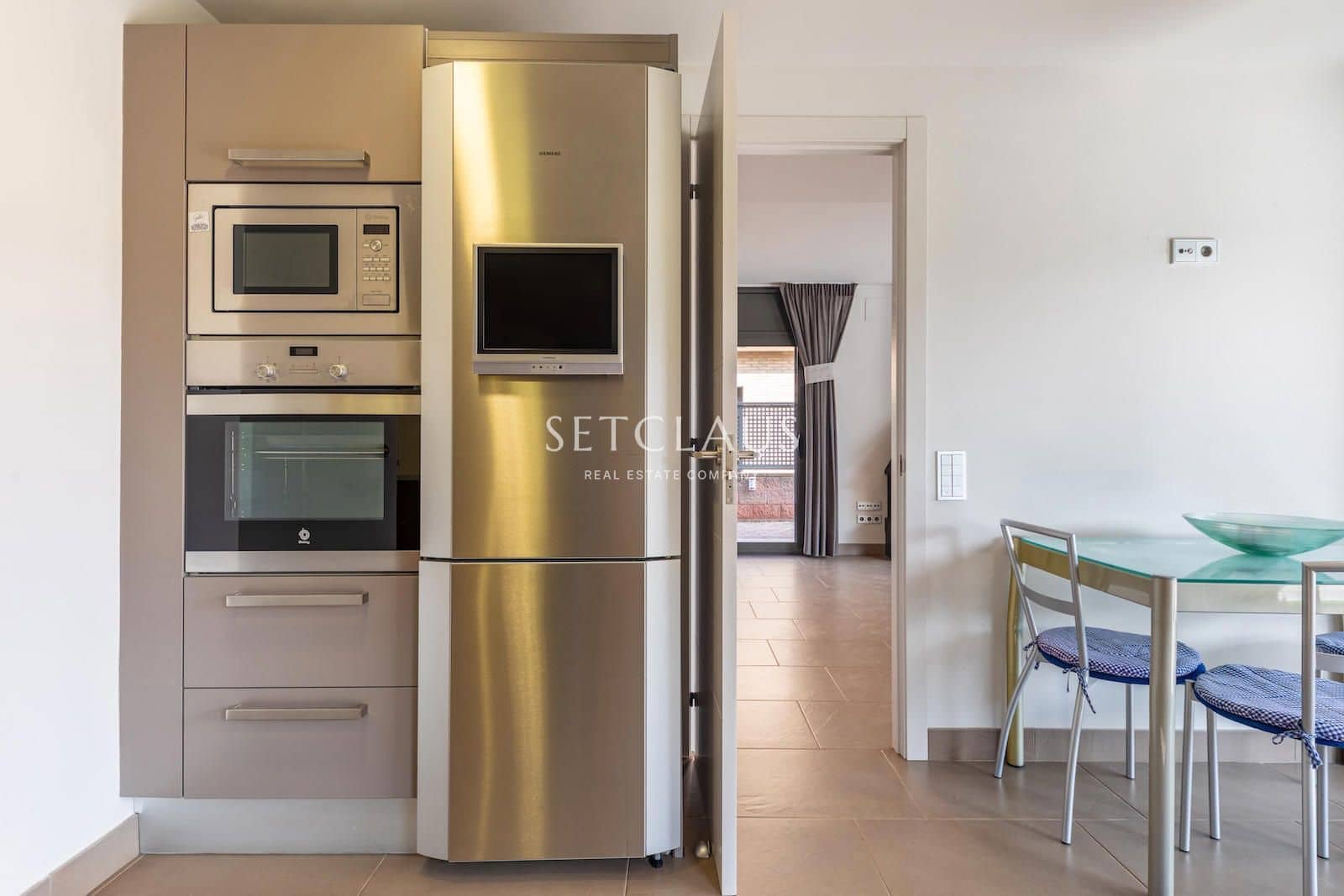 5 bedroom Villa for sale in Vallromanes with pool garage - € 1,150,000 (Ref: 9697831)