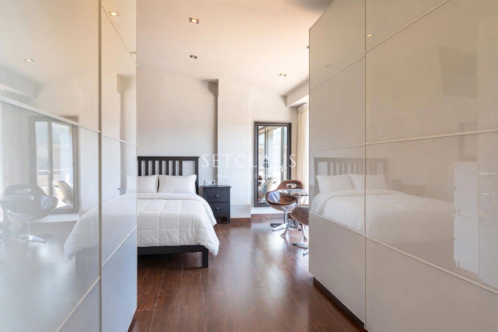 5 bedroom Villa for sale in Vallromanes with pool garage - € 1,150,000 (Ref: 9697831)