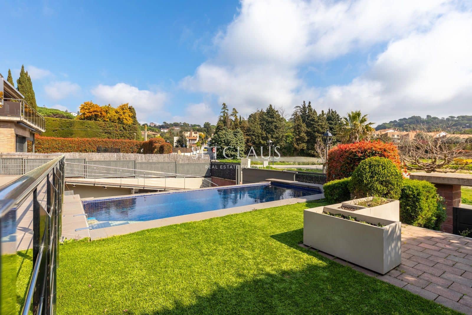 5 bedroom Villa for sale in Vallromanes with pool garage - € 1,150,000 (Ref: 9697831)