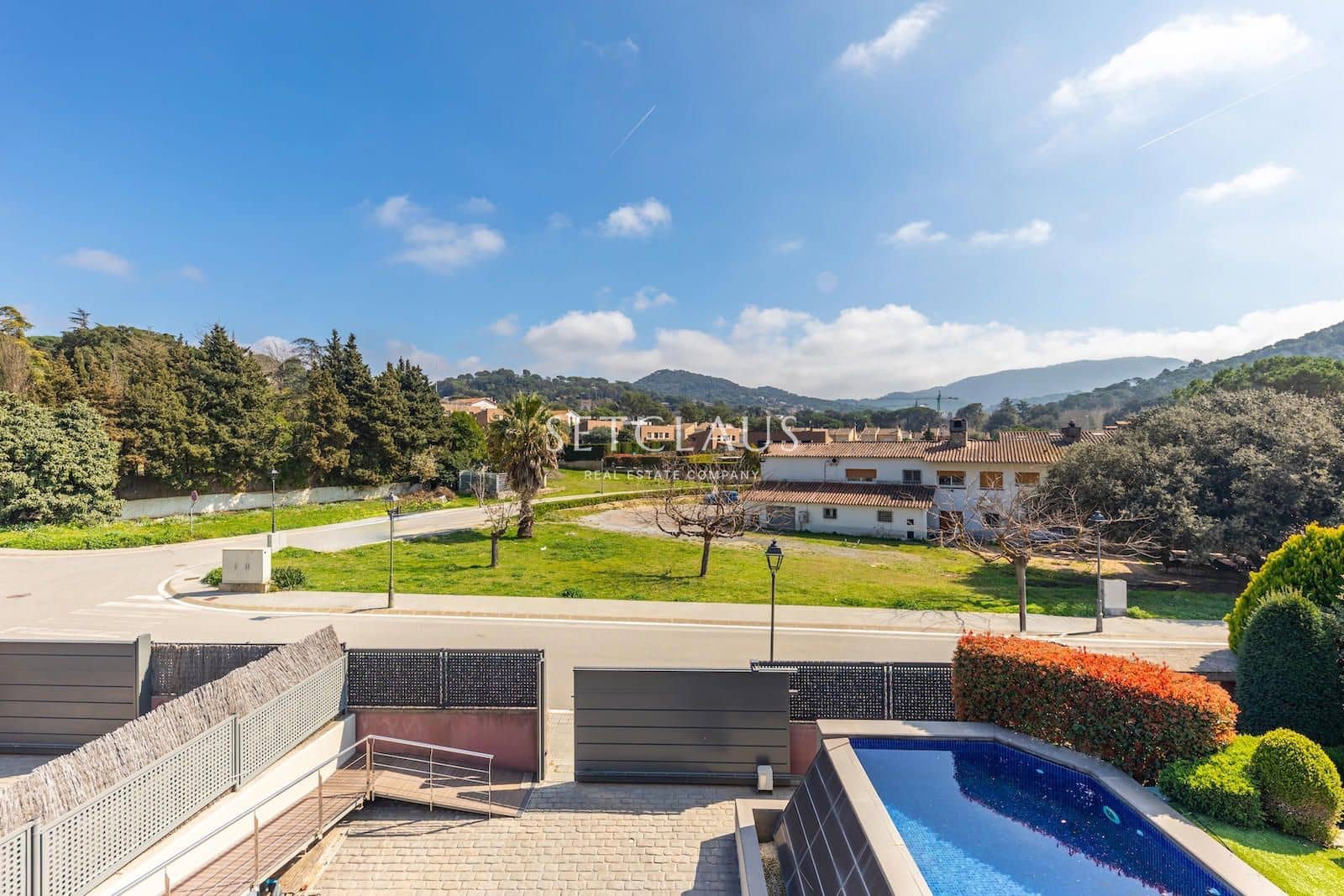 5 bedroom Villa for sale in Vallromanes with pool garage - € 1,150,000 (Ref: 9697831)