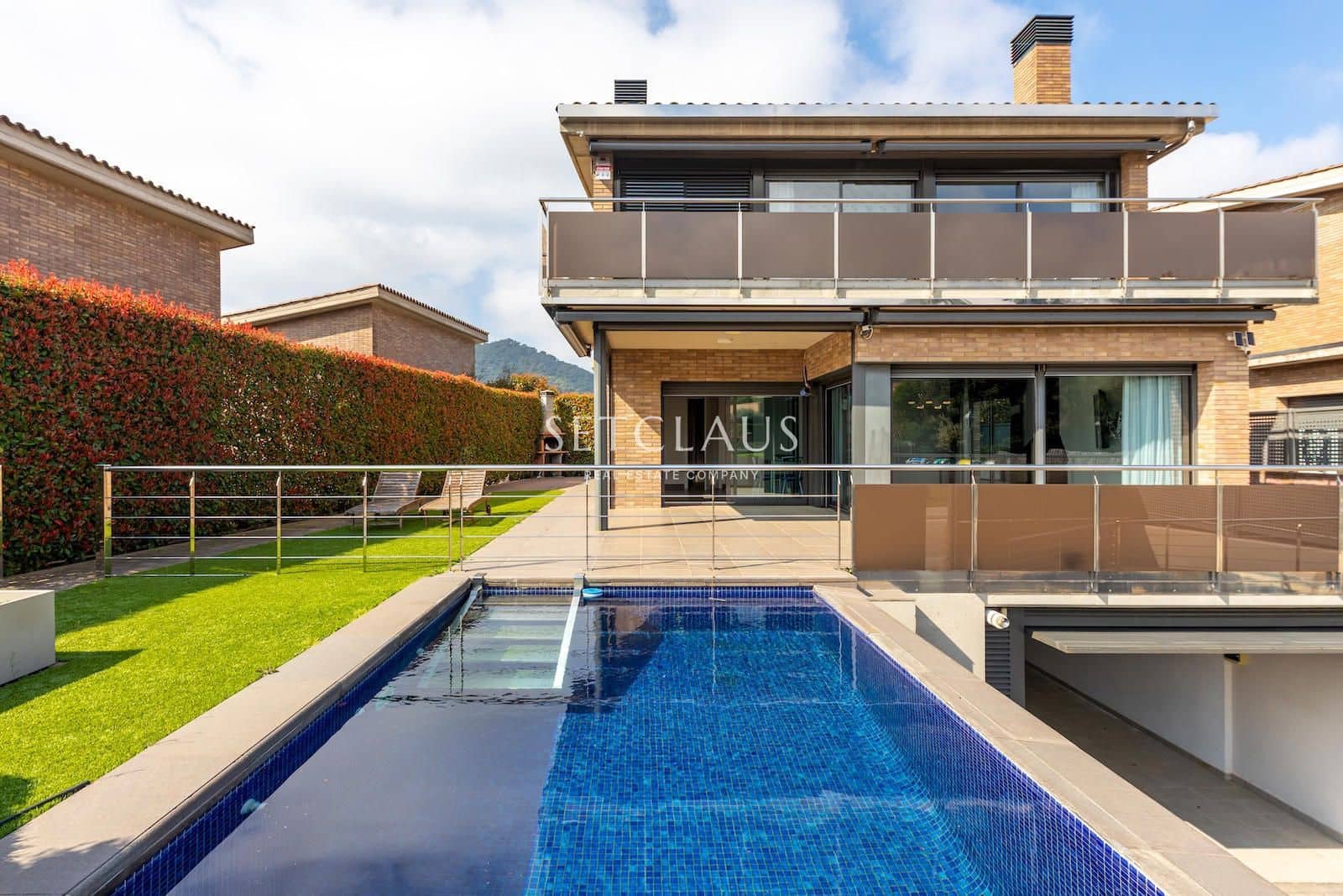 5 bedroom Villa for sale in Vallromanes with pool garage - € 1,150,000 (Ref: 9697831)