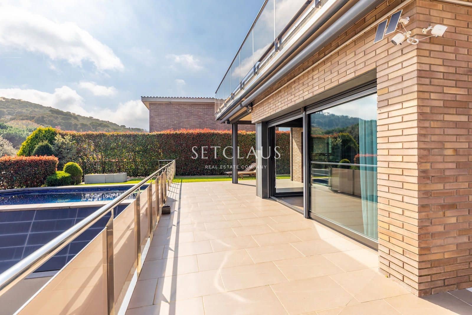 5 bedroom Villa for sale in Vallromanes with pool garage - € 1,150,000 (Ref: 9697831)