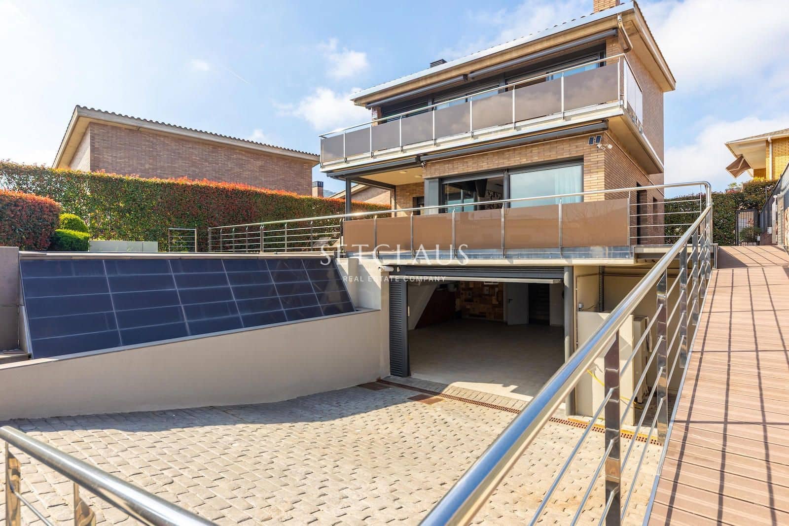 5 bedroom Villa for sale in Vallromanes with pool garage - € 1,150,000 (Ref: 9697831)