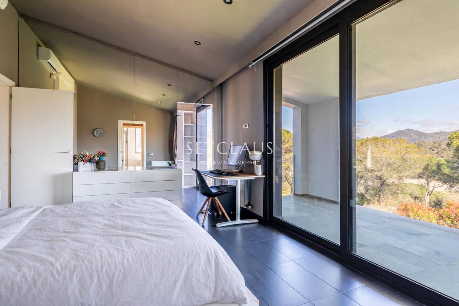 3 bedroom Villa for sale in Argentona with pool garage - € 790,000 (Ref: 9707670)