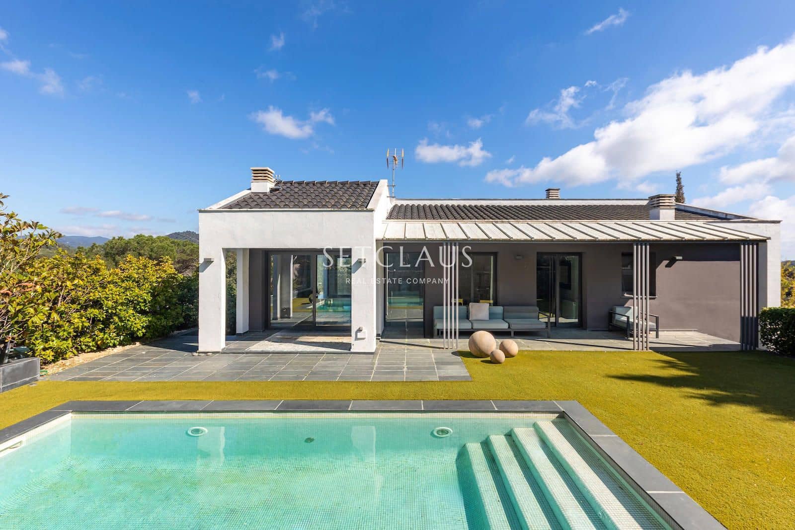 3 bedroom Villa for sale in Argentona with pool garage - € 790,000 (Ref: 9707670)